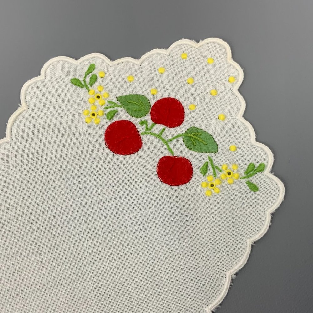 Vintage Bread  Busket  Liner Napkin Red Cherries - Picture 4 of 16